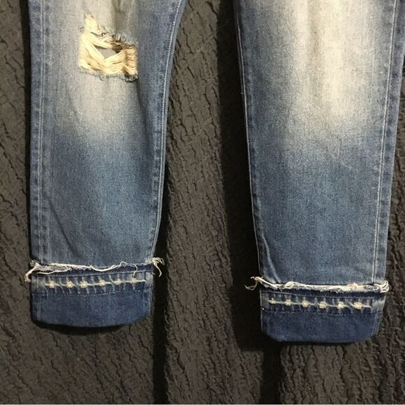 Hidden Distressed Cuffed Jeans  Size 27 - Picture 5 of 10